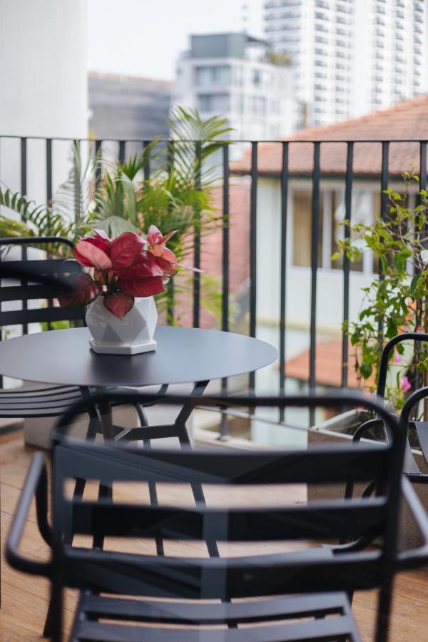 Luck 9 - Westlake Balcony Hanoi